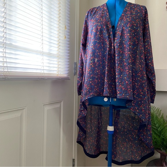 Black Floral print sheer women kimono asymmetrical hemline top. One size. Used. - Picture 1 of 13